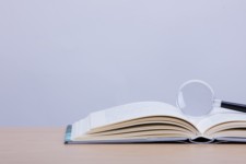 淺談意大利語(yǔ)商務(wù)文件翻譯技巧